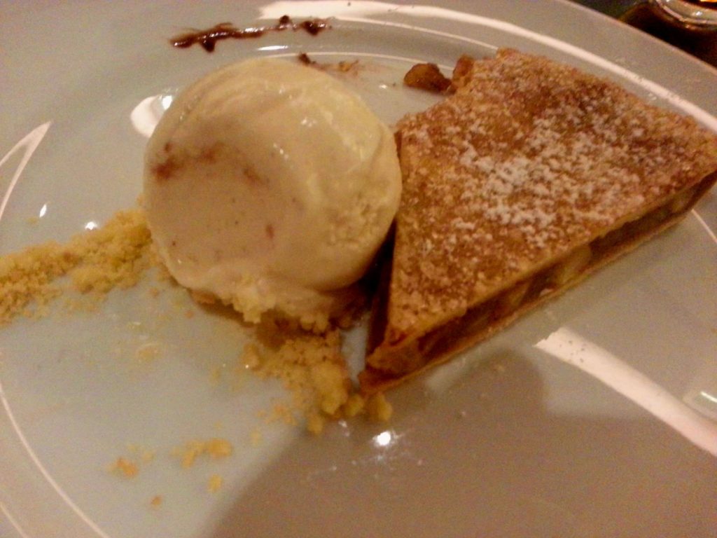 Market W Hotel West Bay Doha Food Qatar Eating Business Lunch Dessert Apple Pie Ice Cream