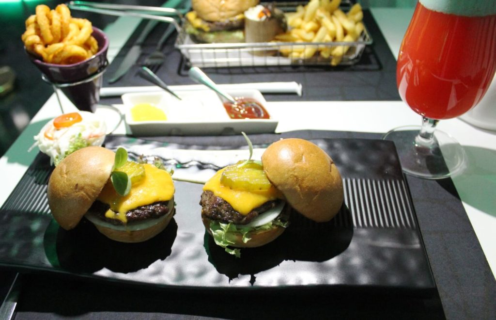 Burger Gourmet Qatar Eating Doha Hollywood Star Wagyu Slider