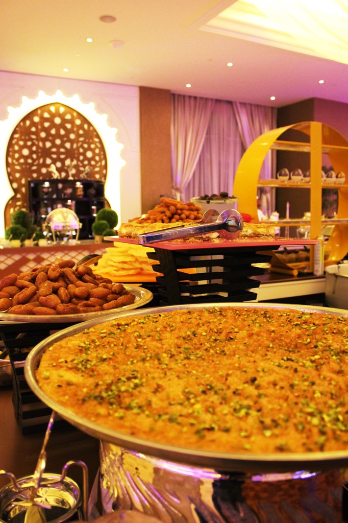 Marsa-Malaz-Kempinski-Doha-Qatar-Eating-Ramadan-Tent (23)