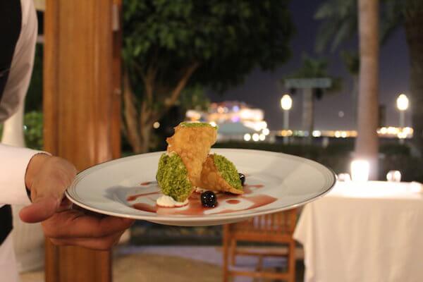 dessert-doha-four-seasons-hotel-il-teatro-restaurant-cannoli