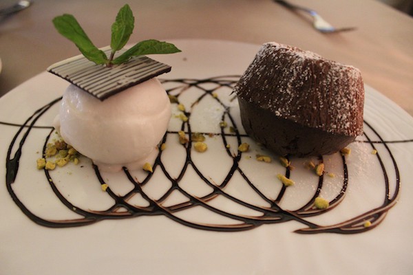 Papermoon-Jaidah-Square-Doha-Qatar-Eating-Chocolate-Fondant