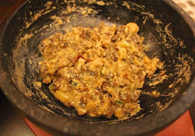 filipino-food-qatar-hwang-beef-sisig-doha
